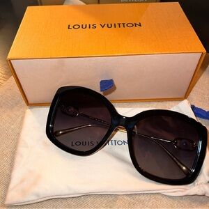 LOUIS VUITTON Sunglasses